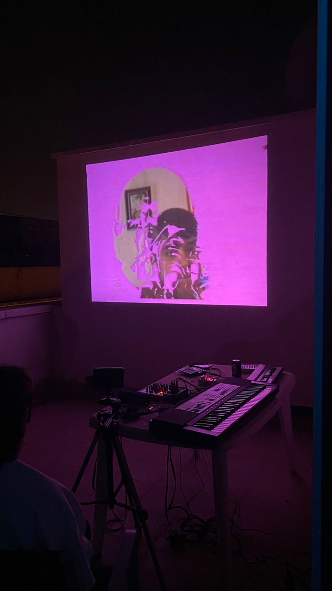 pantallafant's tweet photo. Ayer en PF edición Found Footage con Cementerio de Píxels y Zarigüeya compartiendo unas cintas caseras hi8 encontradas en el rastro de Valladolid. Fue precioso.

¡Gracias a todes por venir!

Fotos de @golondrinamente y Almudena Félix.

#filmfest #homemovies #weird #madriz #pf https://t.co/JfvrfopSZF