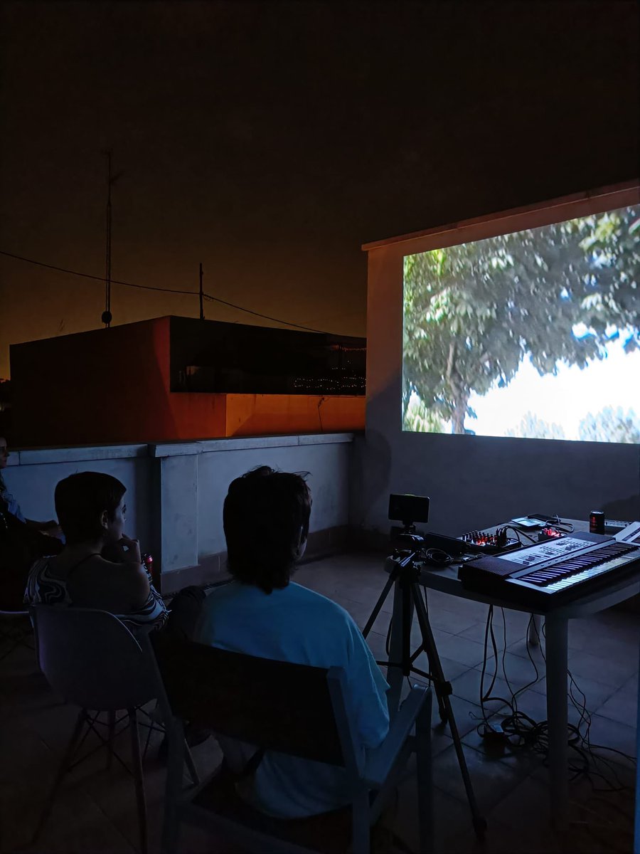 pantallafant's tweet photo. Ayer en PF edición Found Footage con Cementerio de Píxels y Zarigüeya compartiendo unas cintas caseras hi8 encontradas en el rastro de Valladolid. Fue precioso.

¡Gracias a todes por venir!

Fotos de @golondrinamente y Almudena Félix.

#filmfest #homemovies #weird #madriz #pf https://t.co/JfvrfopSZF