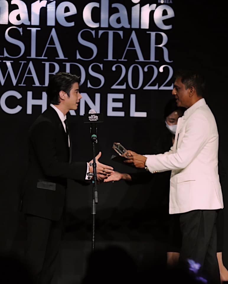 mario_fanclub's tweet photo. So proud of you. 😘😘😘
#BIFFwithMarieclaireAsiaStarAwards2022 #SixCharactersInBusan #BIFF2022 #MArioMaurer #Mario_Maurer #mario_mm38 #มาริโอ้ #มาริโอ้เมาเร่อ https://t.co/oNZ160K3es