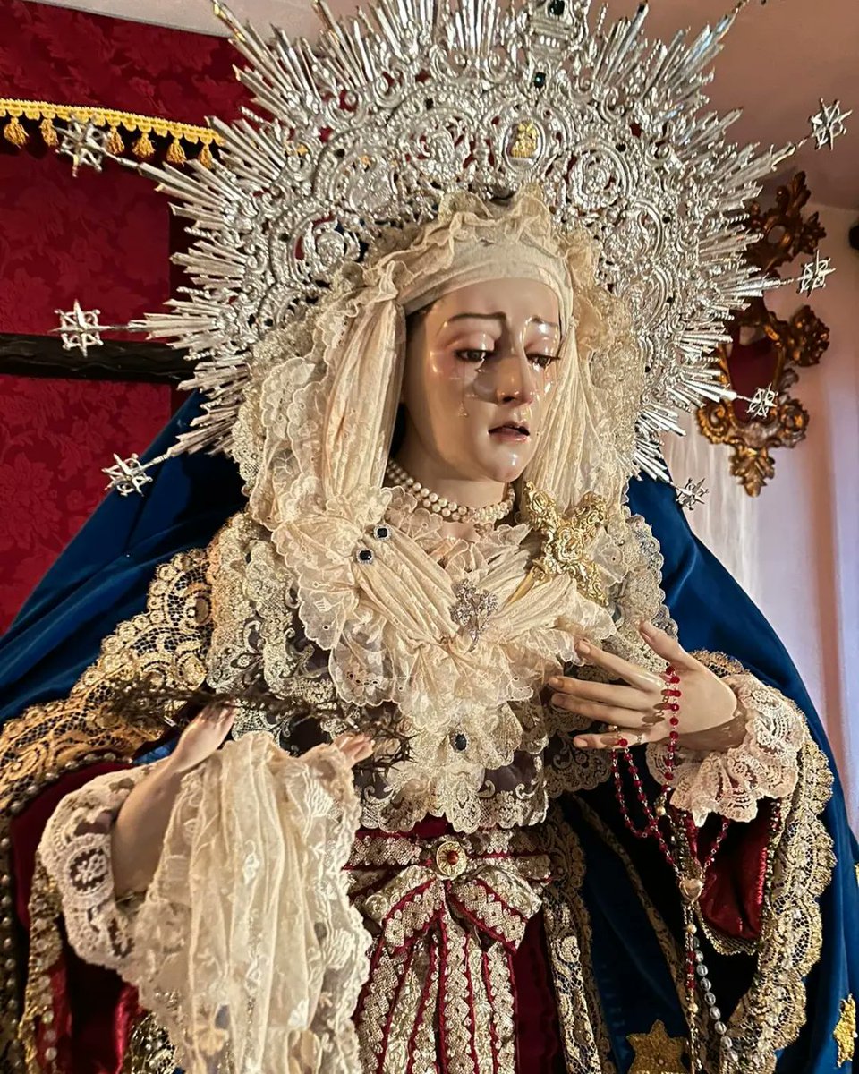 VCruzySepulcro's tweet photo. En una suntuosa Iglesia de Ntra. Sra. de la Victoria o en una humilde Casa Hermandad, el amor hacia el #Rosario sigue latente en #Almuñécar más de 400 años después. 

"A Jesús por María". https://t.co/z3nnFCvtb2