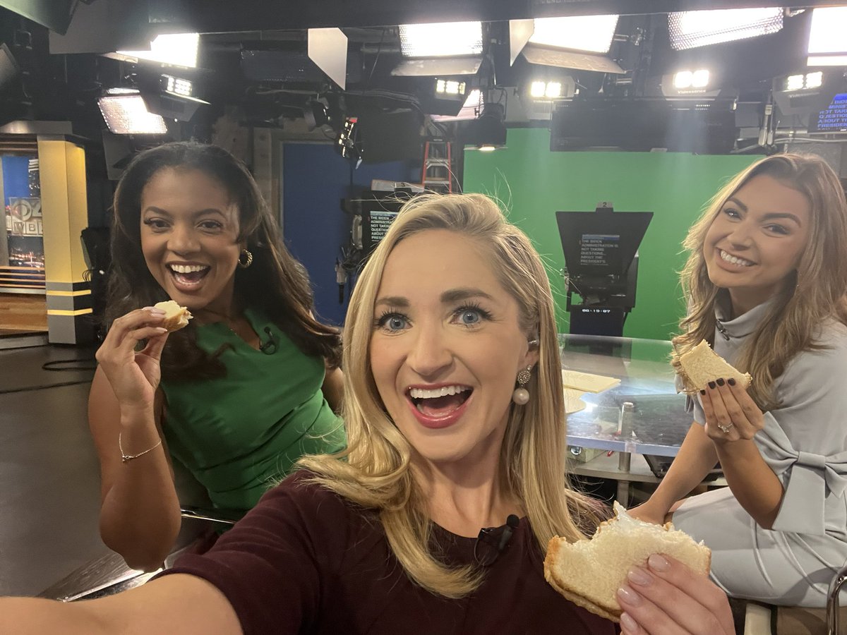LexieOConnorWX's tweet image. Fluffernutters for breakfast!  Thanks to our producer for bringing in the supplies and @jorjagolinzer and @CourtneyCWBZ for whipping the fluffernutters up during my forecast for #NationalFluffernutterDay ! These were a staple in my house growing up! #wbz