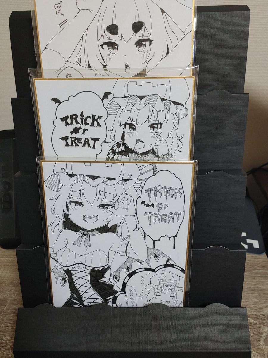 この色紙ディスプレイすごくないですか!?!????
紙製なので組み立ても楽だし軽いんですよ!!!!! 