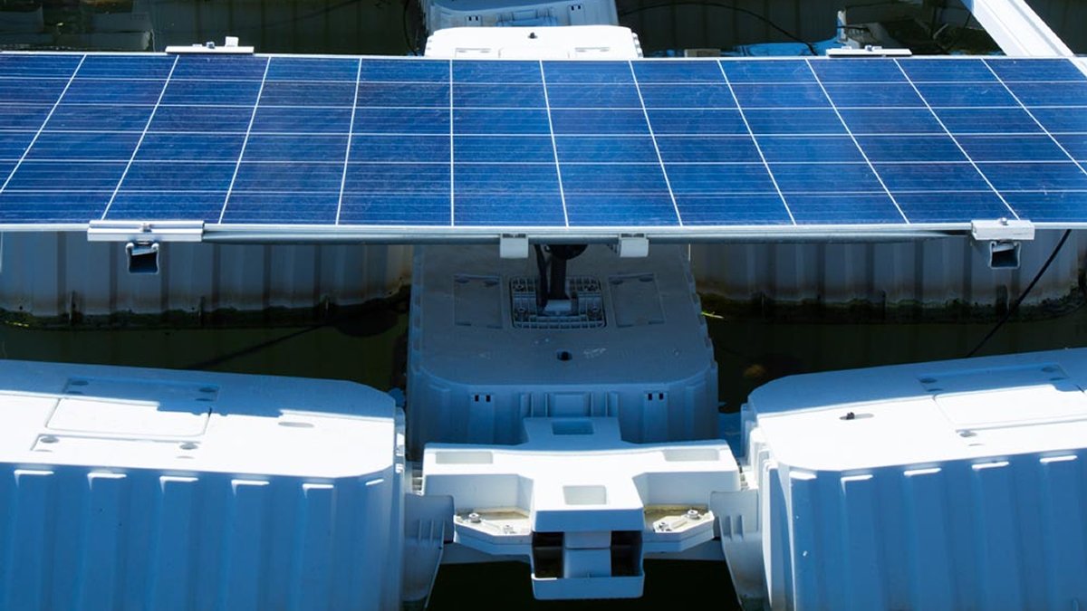 aldomanucio_lab's tweet photo. PROTEVS (@inegi_portugal e #SolarisFloat 🇵🇹), hecho 100 % de materiales reciclados, ayuda a mitigar la escasez de agua. Al producir sombras y actuar como un cortavientos, disminuye la temperatura del agua y reduce la evaporación hasta un 60 %. 
https://t.co/ir4EKDFSIp https://t.co/VInBrVjNPL