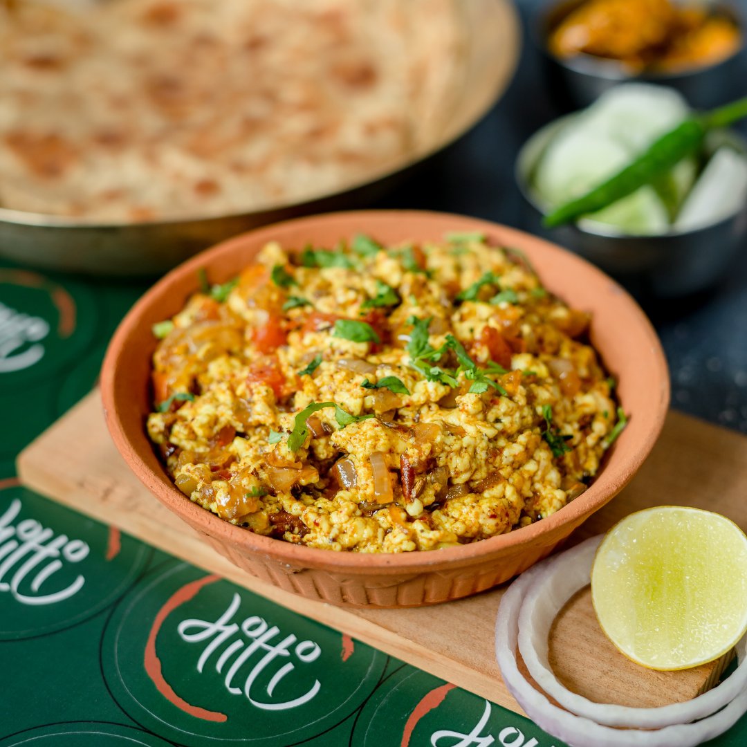 MittiCafe's tweet photo. Paneer Bhurji Meal for beautiful days like this!😶‍🌫️
Opt for #GlutenFree roti options with the goodness of protein!
Dine-in, or order online!
Zomato ❤️ / Swiggy 🧡

#Mitti #MittiCafe #Fresh #Organic #Indore https://t.co/JNoc6qPCHP