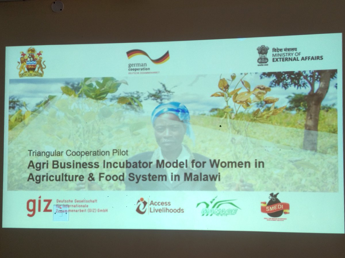 ManageHyd's tweet photo. #MANAGE #FacultyVisit Dr Saravanan Raj Director AE MANAGE talks on mentoring #startups #agripreneurs &amp; incubation models at Inception #Workshop at #SMEDI #Malawi 
#AgriculturalExtension #MANAGEites @AgriGoI @MediaCellMANAGE @chandraagri @SecyAgriGoI @Sampraveen0406 @likhi_dr https://t.co/7JktkFwYwh