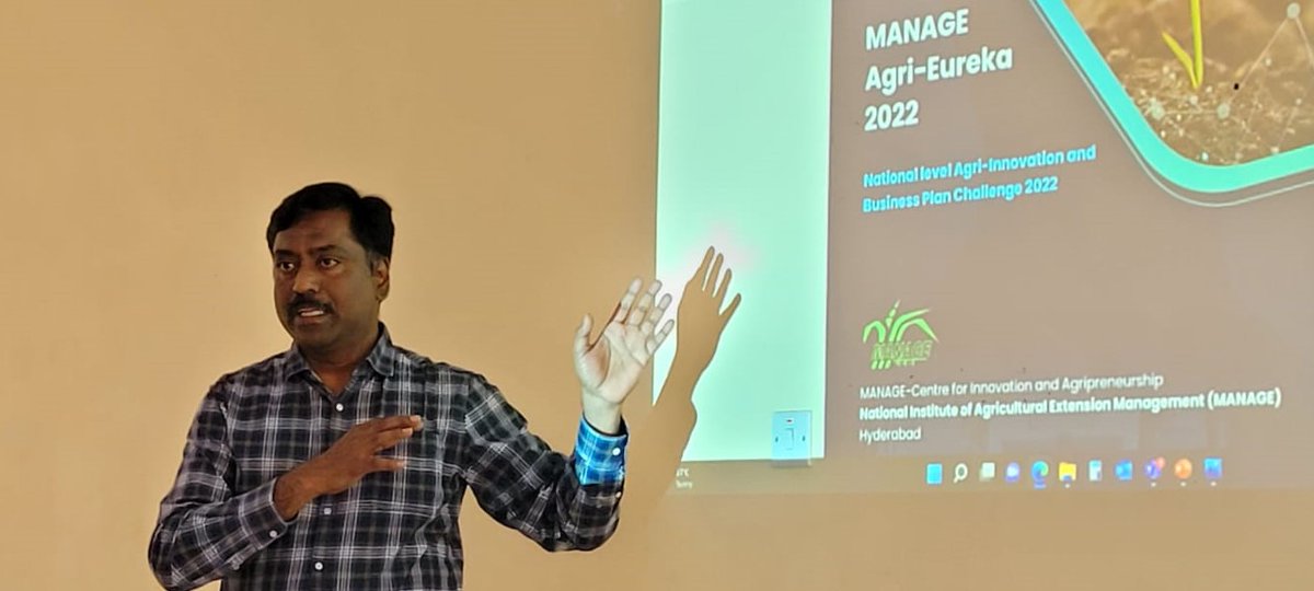 ManageHyd's tweet photo. #MANAGE #FacultyVisit Dr Saravanan Raj Director AE MANAGE talks on mentoring #startups #agripreneurs &amp; incubation models at Inception #Workshop at #SMEDI #Malawi 
#AgriculturalExtension #MANAGEites @AgriGoI @MediaCellMANAGE @chandraagri @SecyAgriGoI @Sampraveen0406 @likhi_dr https://t.co/7JktkFwYwh