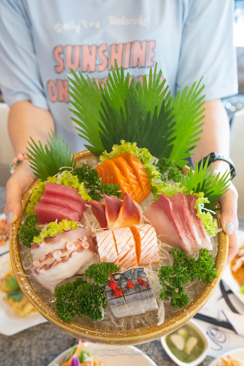thaifoodies2's tweet photo. เติมความสุข เต็มมื้อ กับบุฟเฟ่ต์ อาหารทะเล และอาหารหลายหลากกว่า"ร้อย"เมนู!😋ที่ #Seafresh พระราม3 บรรยากาศสุดปัง ริมแม่น้ำเจ้าพระยา มีที่นั่งทั้งด้านใน ด้านนอก เอาท์ดอร์ ดูพระอาทิตย์ตก ทานอาหารทะเลแบบจัดเต็ม 😋กุ้งเผา😋หอยนางรม😋ปลาดิบ😋ซูชิ😋มันปูย่าง @aroii #อร่อยบอกต่อ https://t.co/TiudYbM1OM