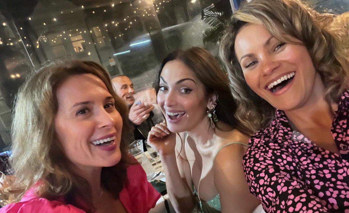 CaliforniaFrizz's tweet photo. Feed your soul with goodness. Good food, good drink and good souls ❤️💫
#Freedom #ItsGoodForTheSoul
@ToniaBuxton @ladyhaha_ @DrAseemMalhotra @PaulStrankMBE https://t.co/hdyyrL6nxh