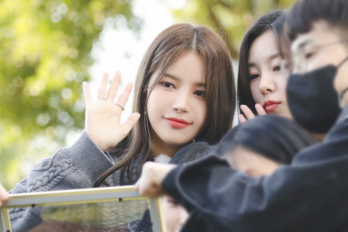sunpeach_0221's tweet photo. 221007 ☀️
#마마무 #솔라 #MAMAMOO #SOLAR https://t.co/OmLRm1j9QZ