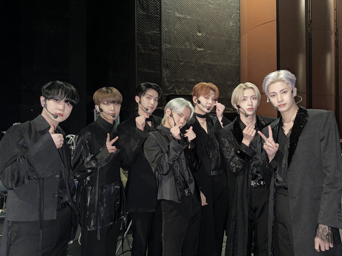 UP10TION's tweet photo. 오늘도 업텐션의 빛나는 무대를 
온,오프라인으로 응원해준 허니텐들 고마워요 💛

#UP10TION #업텐션 https://t.co/nqx1ErwE3M