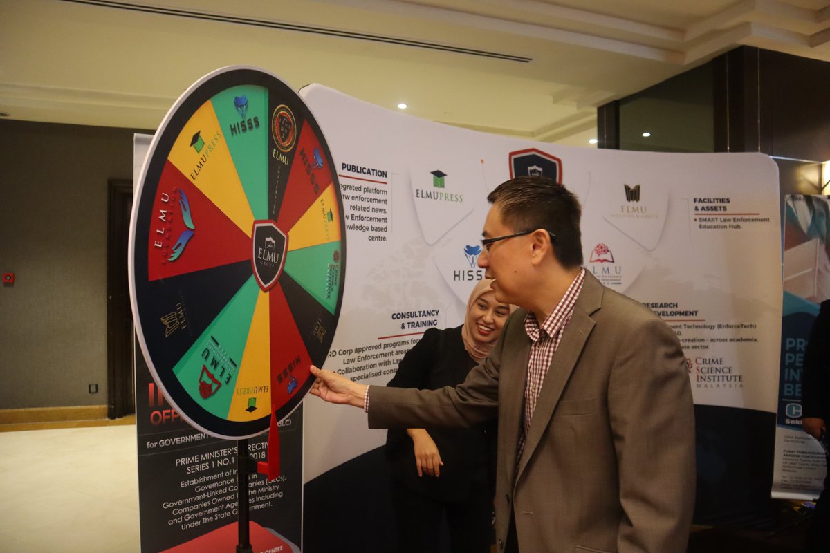 elmu_university's tweet photo. Our on-the-floor team at the ADFIM conference had an enjoyable time sharing information and details on the importance of integrity and anti-bribery to our many booth visitors with activities available at the booth.
#elmugroup #lawenforcement #education #anticorruption #adfim https://t.co/08siy8t2dT