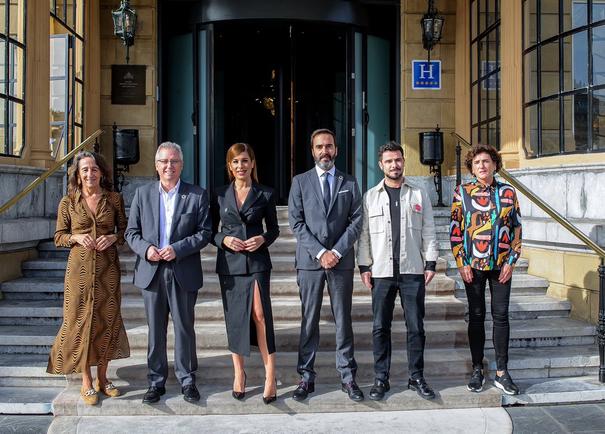 ChamorroLaura's tweet photo. La presentación del San Sebastián Moda Festival otoño-invierno 22/23 en diferentes formatos y ángulos. Eskerrik asko por todos lo mensajes que nos habéis mandado. Esperamos estar a la altura #SSMF22 https://t.co/hT53ADrcmp