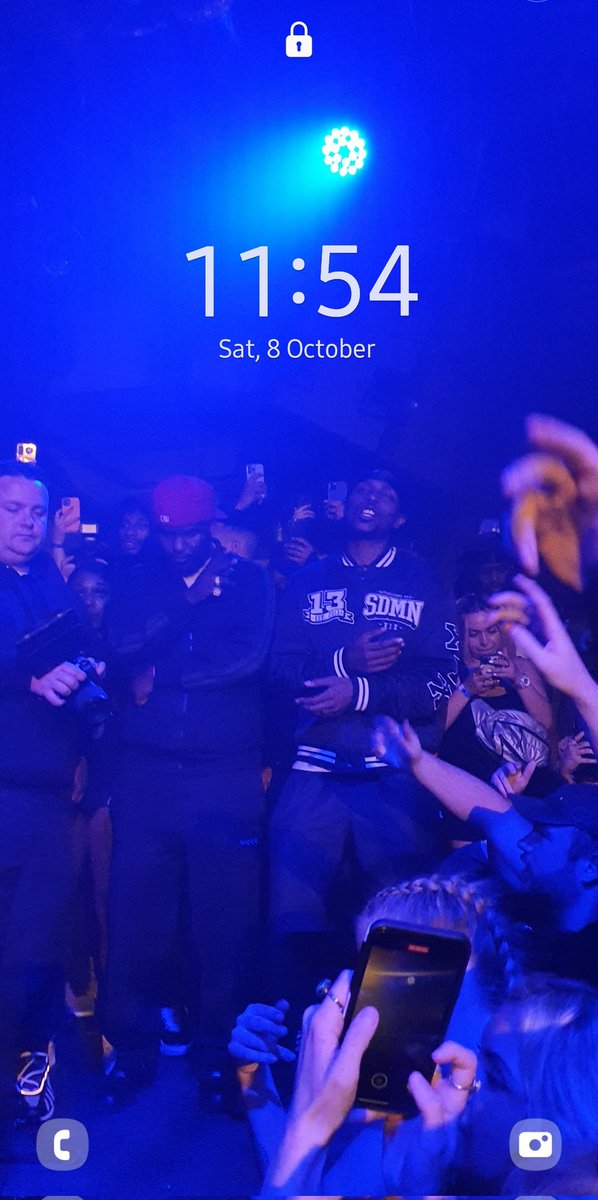ProjectRuchard's tweet photo. Will I ever know the joke to my lock screen? @JmeBBK https://t.co/fNaE4eZC4Z