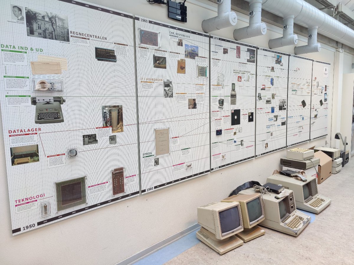 Var på (endnu et) besøg hos Dansk Datahistorisk Forenings (#DDHF) #datamuseum i går. Et besøg værd, hvis man arbejder med/interesserer sig for #datalogi og #digitalisering. Der er som regel åbent for alle den første søndag i måneden. datamuseum.dk #teknologiforståelse