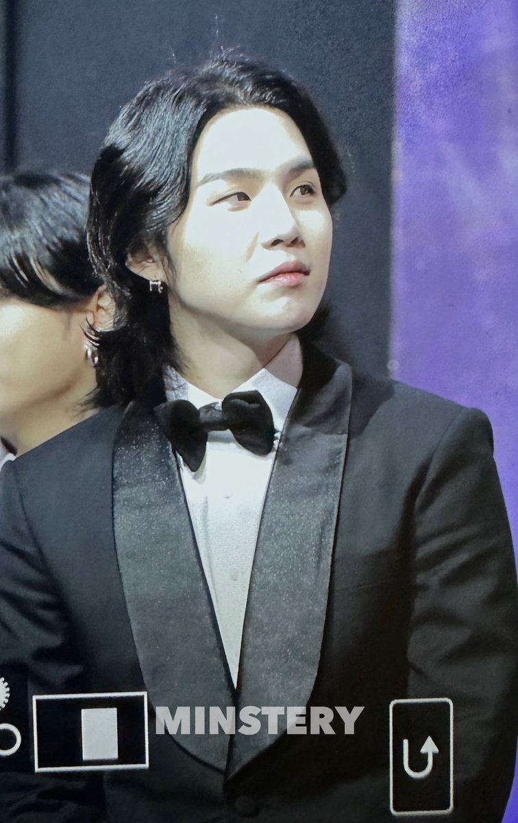 yoongisarchive's tweet photo. THE HAIRRRRRR IM SCREAMING https://t.co/dGU4fh8oM5