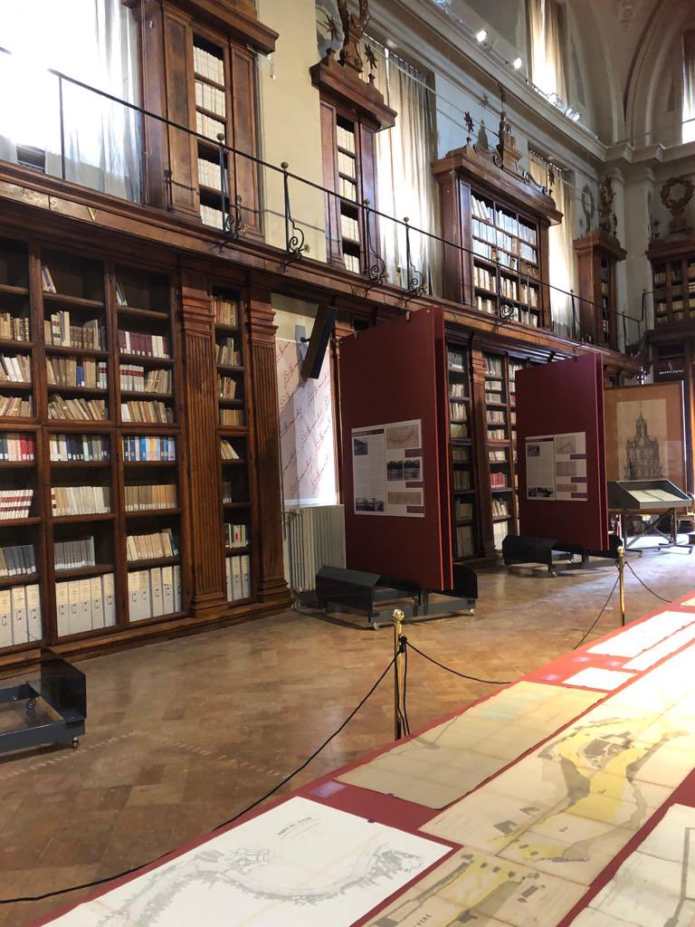 ing_torvergata's tweet photo. Inaugurata la mostra « La sistemazione del Tevere urbano » a cura di #ingegneria #DICII #unitorvergata e #archiviodistatoroma visitabile a Sant’Ivo alla Sapienza - gratuitamente domenica 9 ottobre #domenicadicarta #tevereday https://t.co/aC6H6nyMIY