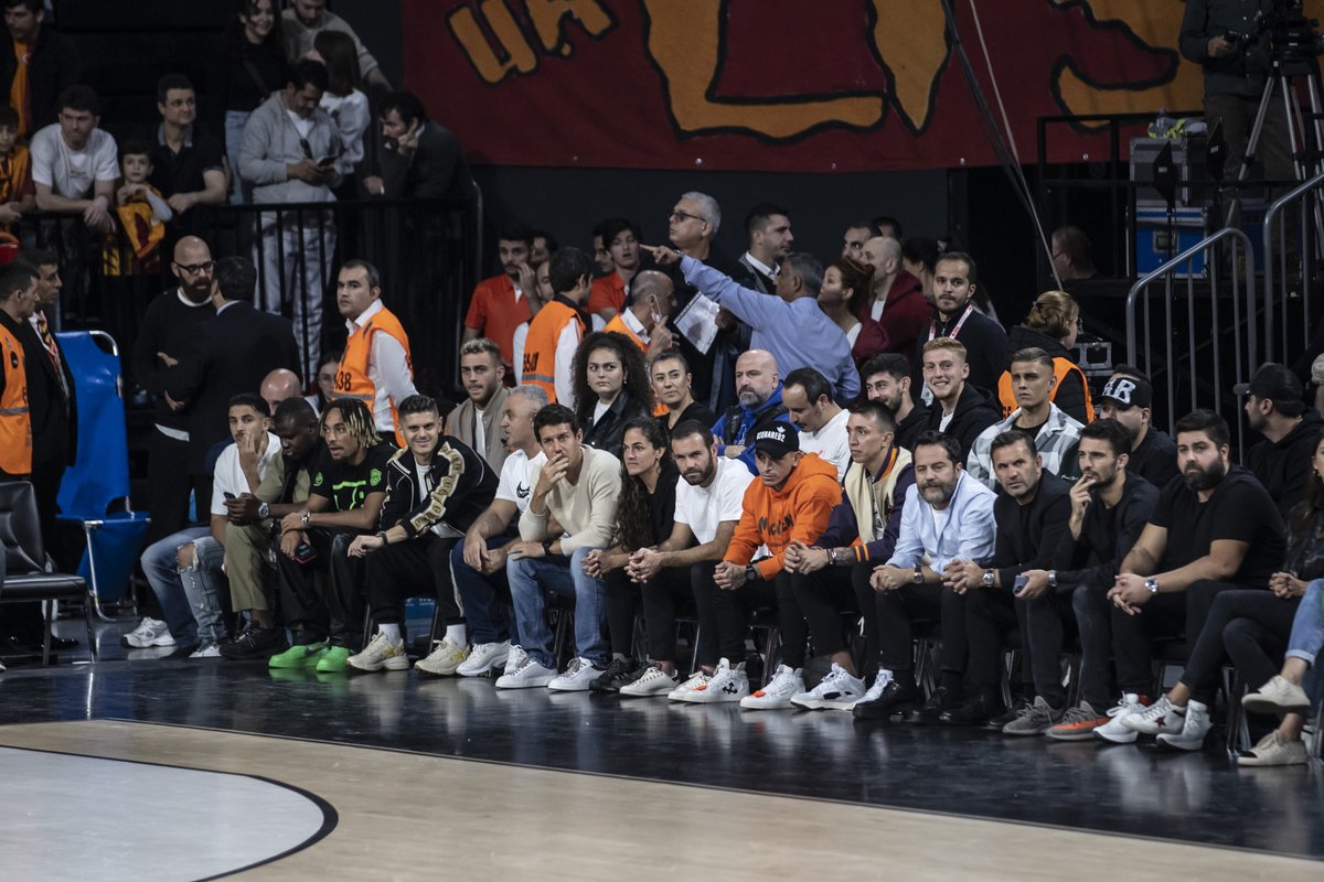 Galatasaray Futbol Takımı oyuncuları, Galatasaray Nef'e destek için Sinan Erdem'de.