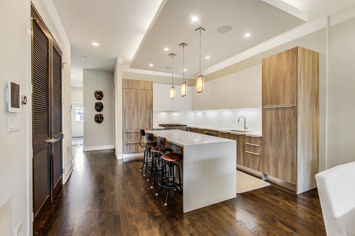 HomePartner's tweet image. BUCKTOWN: 😍 SAT 1:30pm-3pm 😍 Almost New 2600+ SQ FT Duplex Up Penthouse. 2017 New Construction - Over the Top Custom Roof Deck.  DM for more info. - mailchi.mp/chicagohomepar…