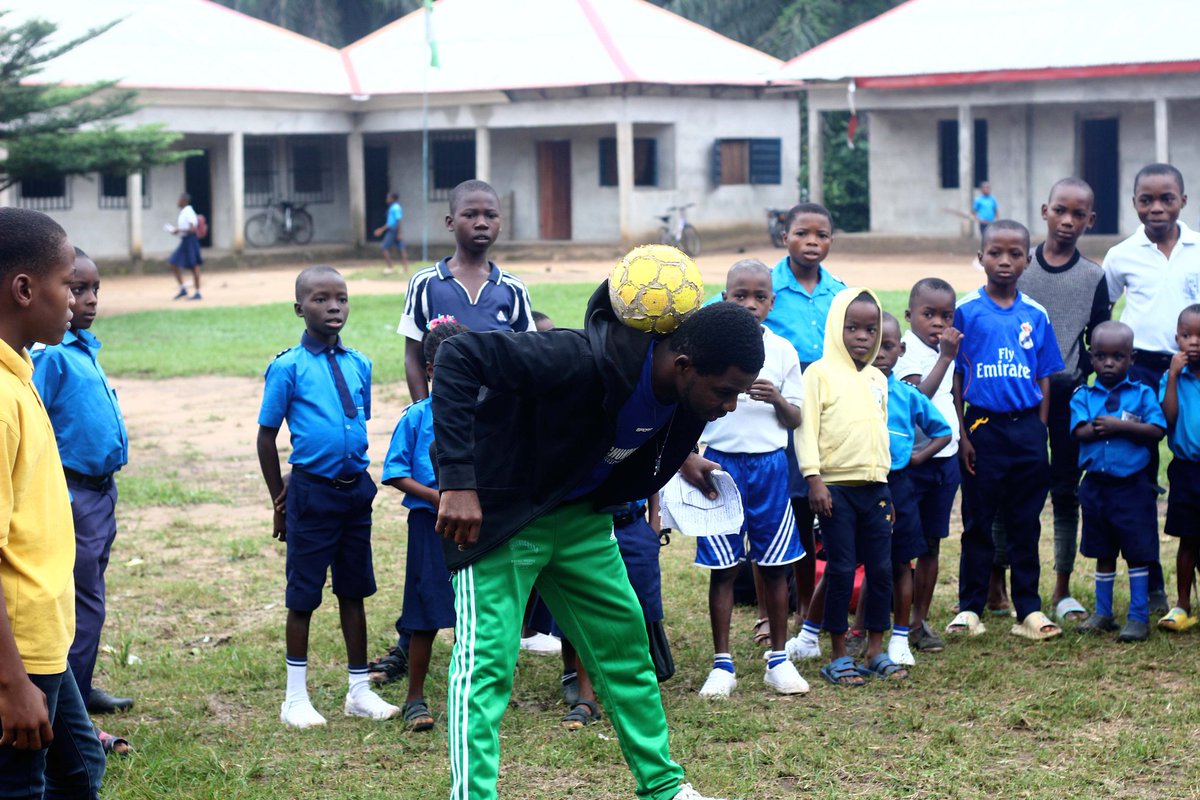 ChukwuebukaFA's tweet photo. WEEK 54 #CSFFTP
Pictures from week 54 of Chukwuebuka School Freestyle⚽ Training Program #CSFFTP22 at Excellent School 7/10/22 with @ChukwuebukaEZ
🎥 https://t.co/F5smn87lpy
#ChukwuebukaFreestyle #ChukwuebukaEzugha #ChukwuebukaSchoolFreestyleFootballTrainingProgram #School
1/2 https://t.co/Q3avwAUG4c