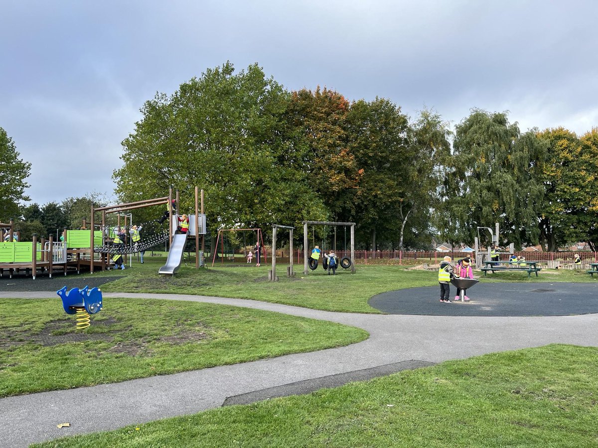 Leamington Primary Academy FHT (@leamingtonpafht) on Twitter photo Year 1 joined year 2 in a day at Sutton Lawn, enjoying a day of PE, fun, a nature walk and making beautiful nature hat  🏞 Year 1 joined year 2 in a day at Sutton Lawn, enjoying a day of PE, fun, a nature walk and making beautiful nature hat  🏞