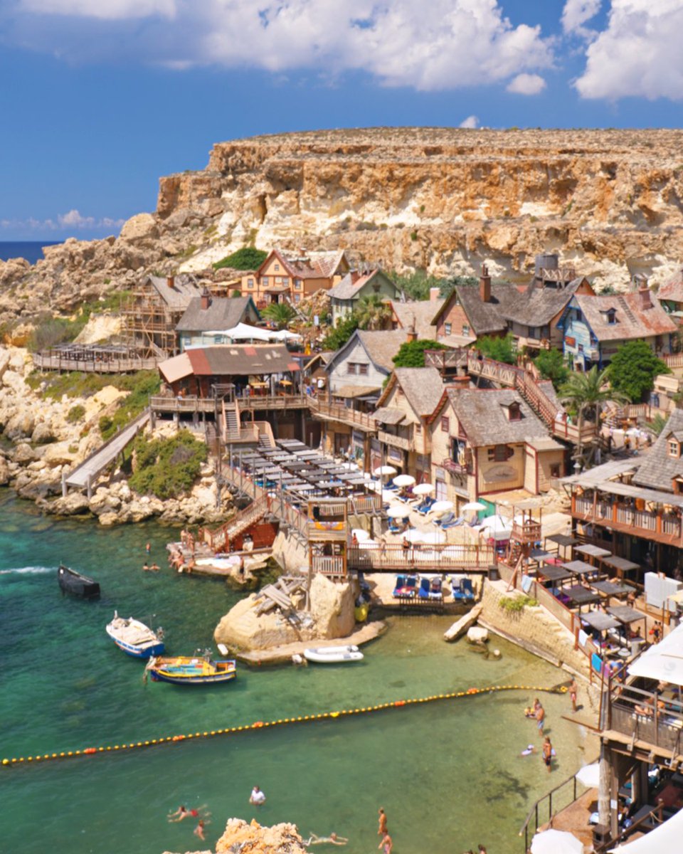 easyJet holidays tweet media