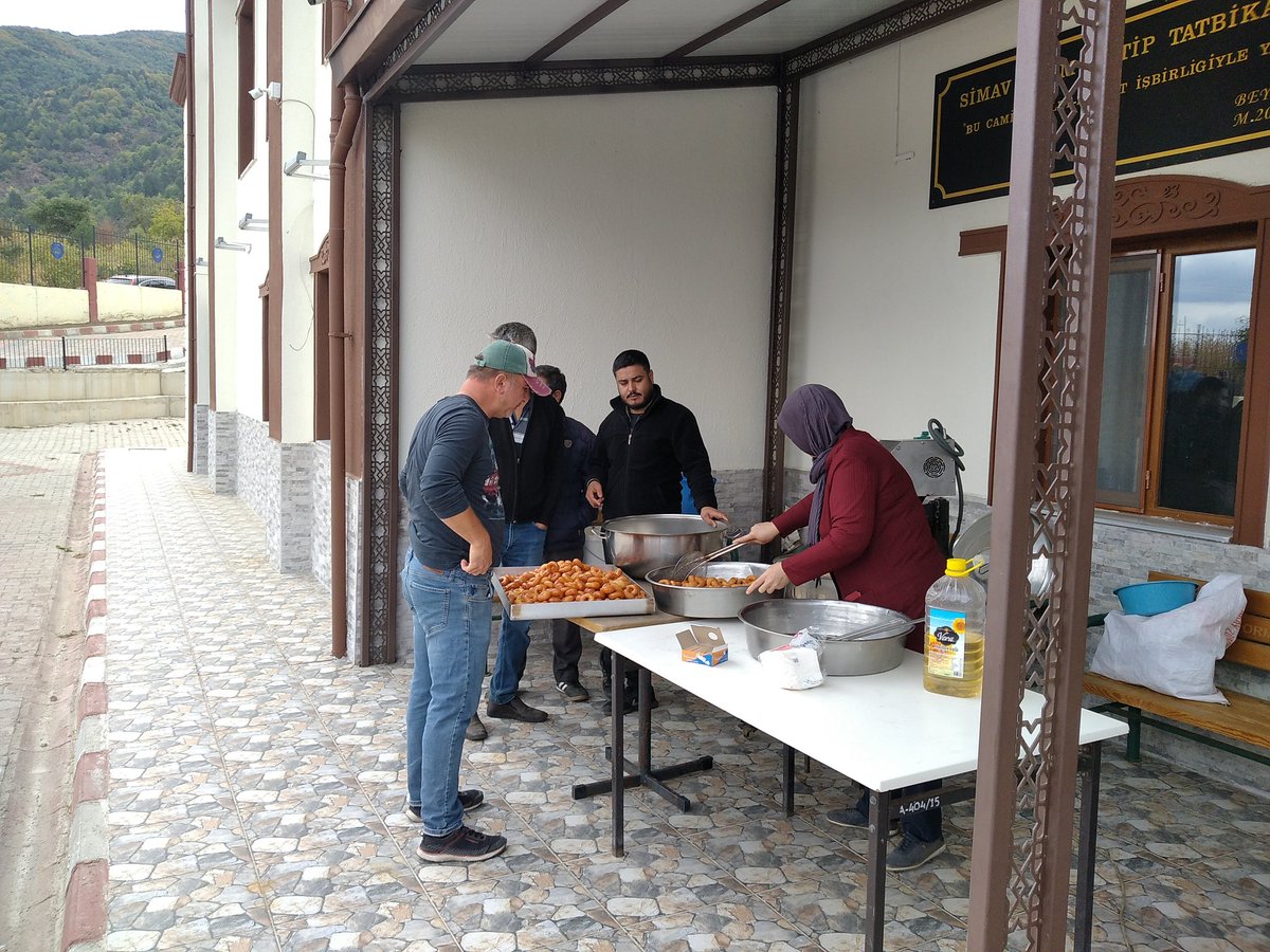 Mevlid-i Nebi programımızı Doç. Dr. Yakup Yüksel, İlçe Müftümüz Hasan Serçe ve ilçemizdeki tüm İmam Hatip öğrencilerinin katılımı ile cuma namazından önce tatbikat camimizde icra ettik.
<a href="/BasyigitHasann/">Hasan BAŞYİĞİT</a> <a href="/mehmetnezirg/">mehmet nezir gül</a> <a href="/meb_dinogretimi/">MEB Din Öğretimi Genel Müdürlüğü</a> <a href="/zorlubey1962/">mehmet şirikçi</a> <a href="/kutahyamem/">Kütahya İl Millî Eğitim Müdürlüğü</a>