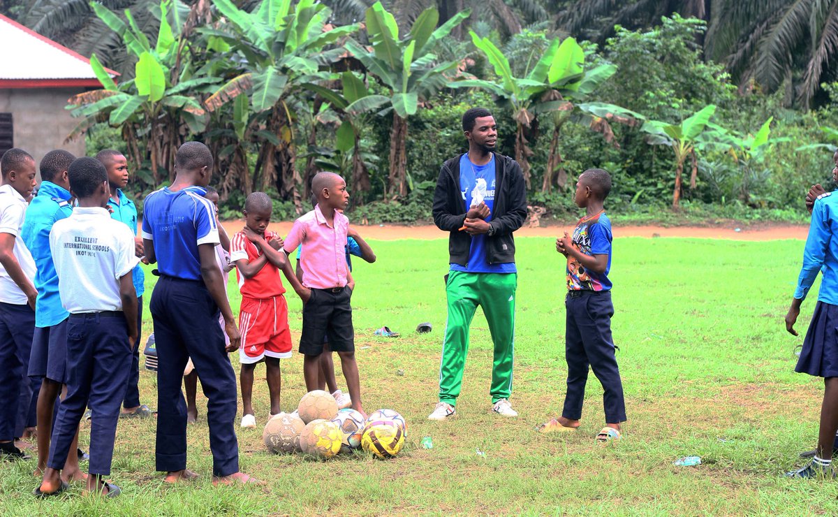 ChukwuebukaFA's tweet photo. WEEK 54 #CSFFTP
Everyone Is Improving Preparing for our forthcoming School Freestyle Football Championship #CSFFC22 On Sat 22nd October
🎥 https://t.co/F5smn87lpy
#FreestyleFootball #ChukwuebukaFreestyleEntertainment #ChukwuebukaAcademy #Football @wwos @JoyOkek69344710
2/2 https://t.co/4F5uedxVJT