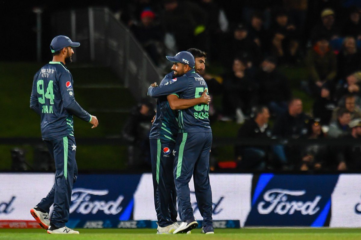 babarazam258's tweet photo. Good outing there. Way to go team 🇵🇰 https://t.co/2rVzlY551Y