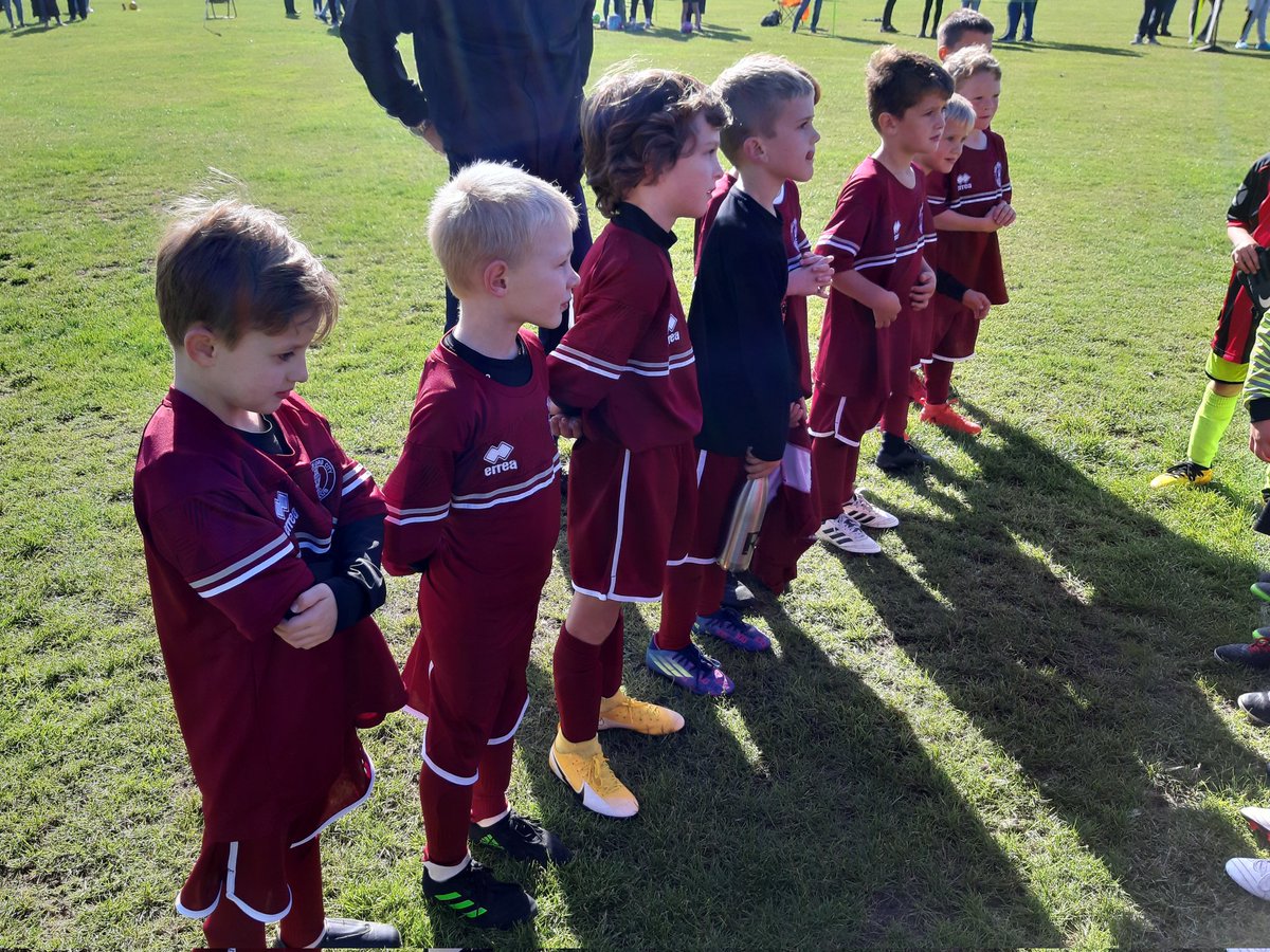CCYFC's tweet photo. โฝ๏ธ๐ฅ
A day to remember.
Congratulations to our brand new U7 Clarets, who played their first ever game today! A fantastic game with our new friends from Linford Wanderers with both teams playing excellent football. #ClaretTogether #firstgameever
@SCScoaches https://t.co/xRerhRYV4N