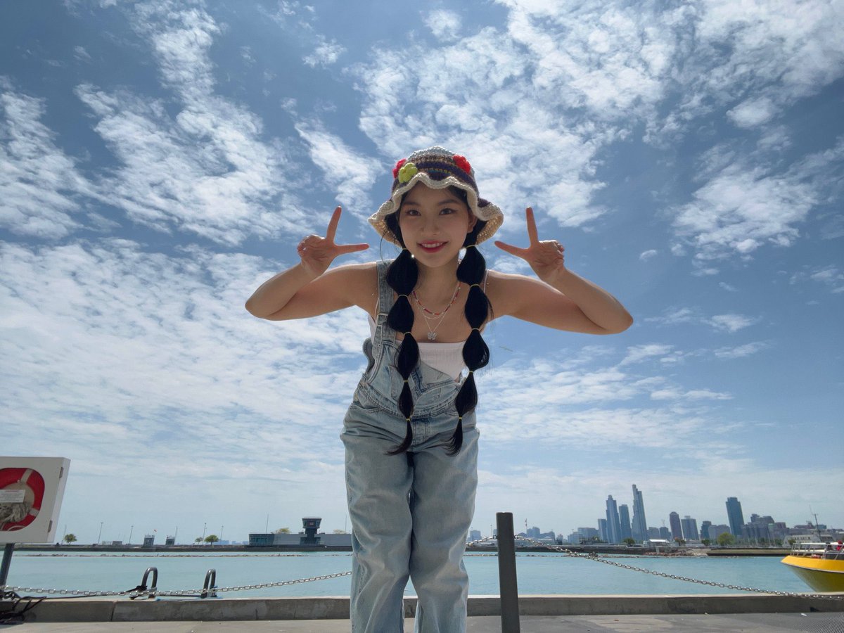 leeisavely's tweet photo. @Ladysooya @Doyioung @Yhounghoonn @yjihwang sooo pretty please consider my application, ottay? i'd love to hear the good news from you! i promise i will be a good kid! yeehaw. •ᴗ• https://t.co/2yIzsrzdvb