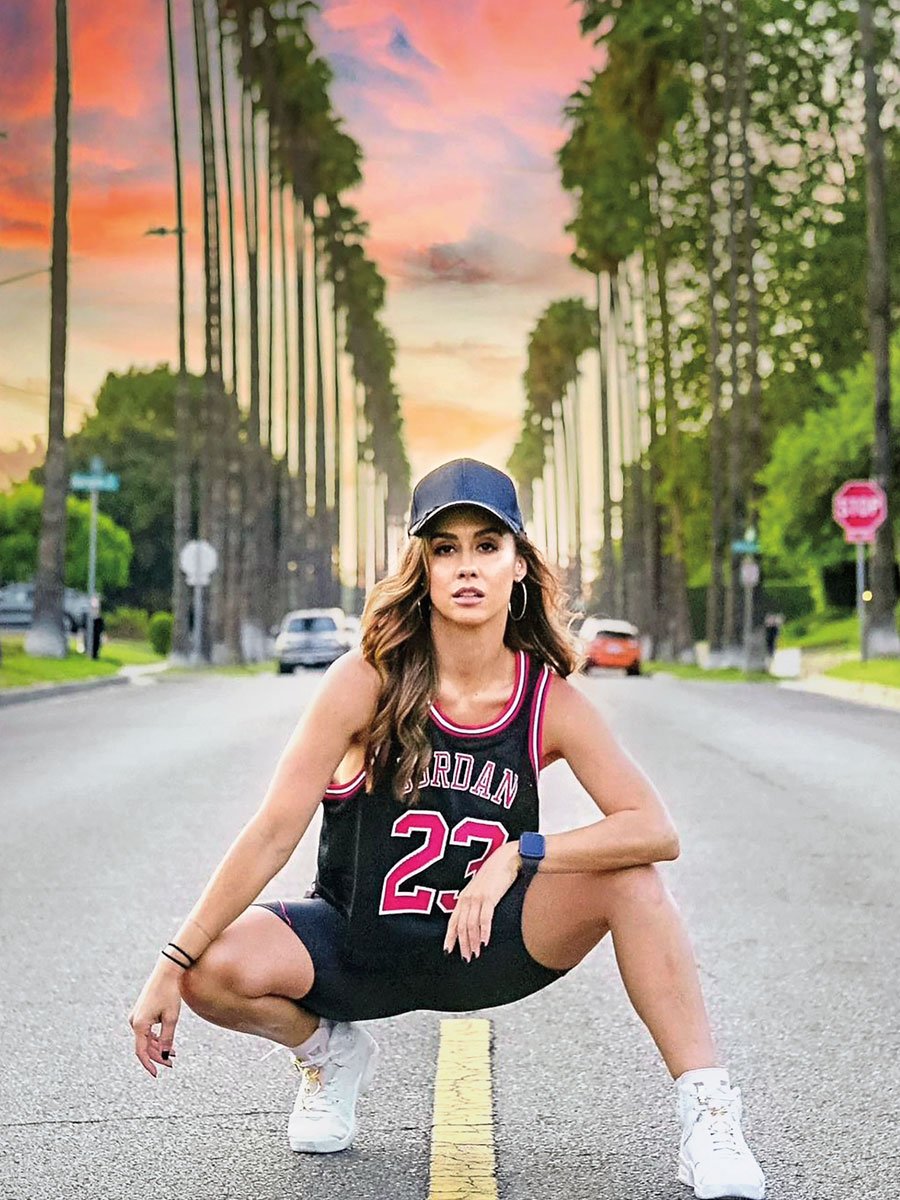 #ABCD fame Lauren Gottlieb, who is set to play a photographer in her comeback #Bollywood film, is taking tips from her #photographer boyfriend Tobias Jones for her role

@LaurenGottlieb

#LaurenGottlieb #TobiasJones #bollywoodcomeback