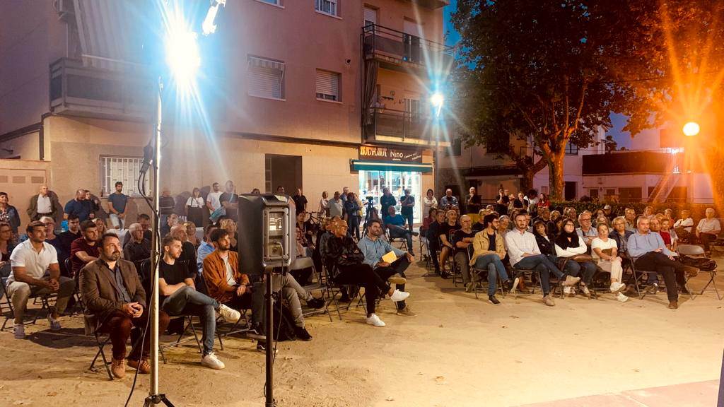 ERCPalau's tweet photo. 💬"Em torno a presentar perquè tinc il·lusió i ganes de seguir millorant #PalausolitàiPlegamans"

Dimecres vam presentar el candidat republicà a l'alcaldia @uri_roca, acompanyat de l'@evacric i @raulromeva

Amb vosaltres, seguirem avançant! ✊🏽 https://t.co/ko33R2Q4Xe