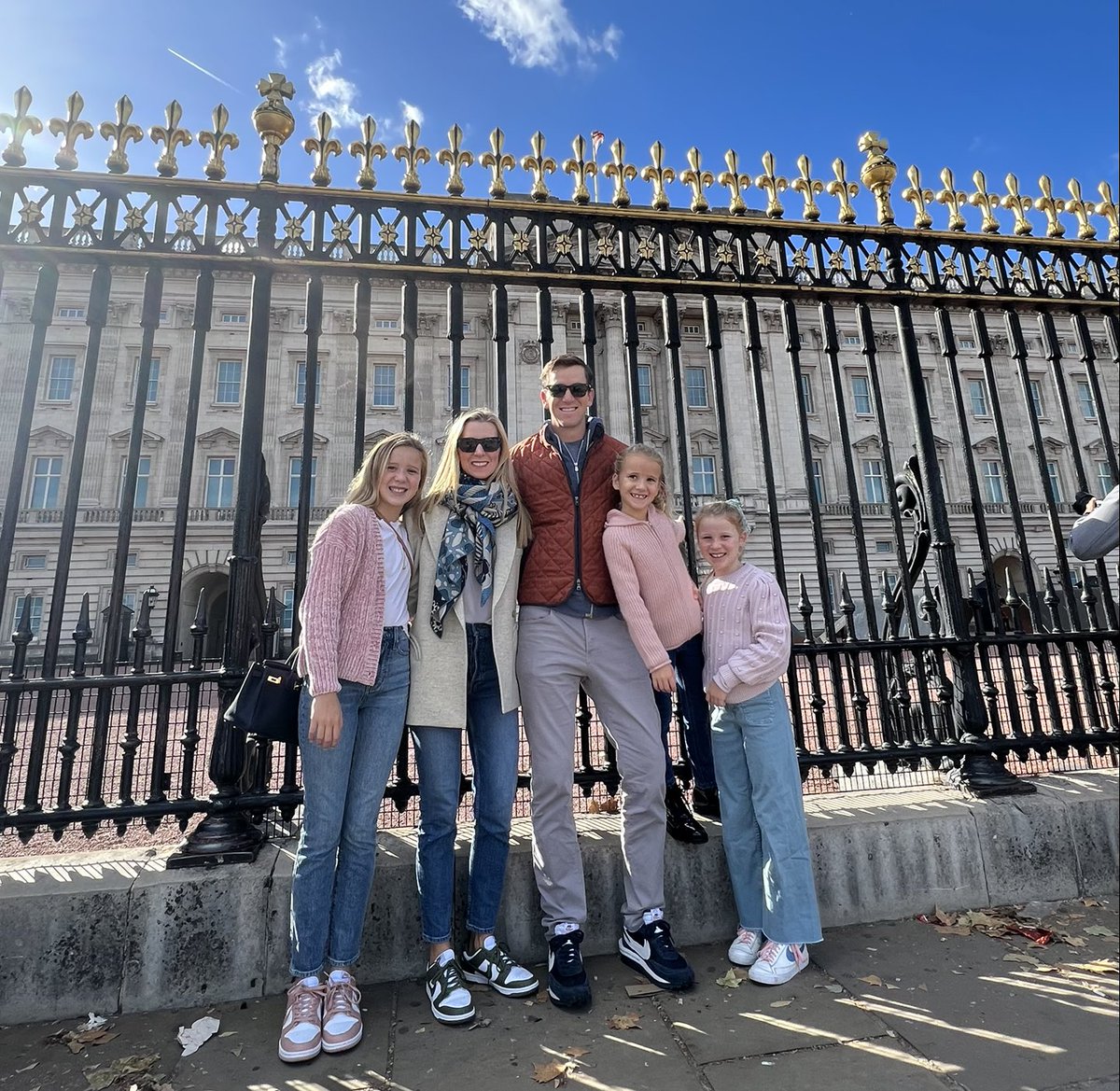EliManning's tweet photo. Doing some sightseeing. https://t.co/RD1WuvaK2p