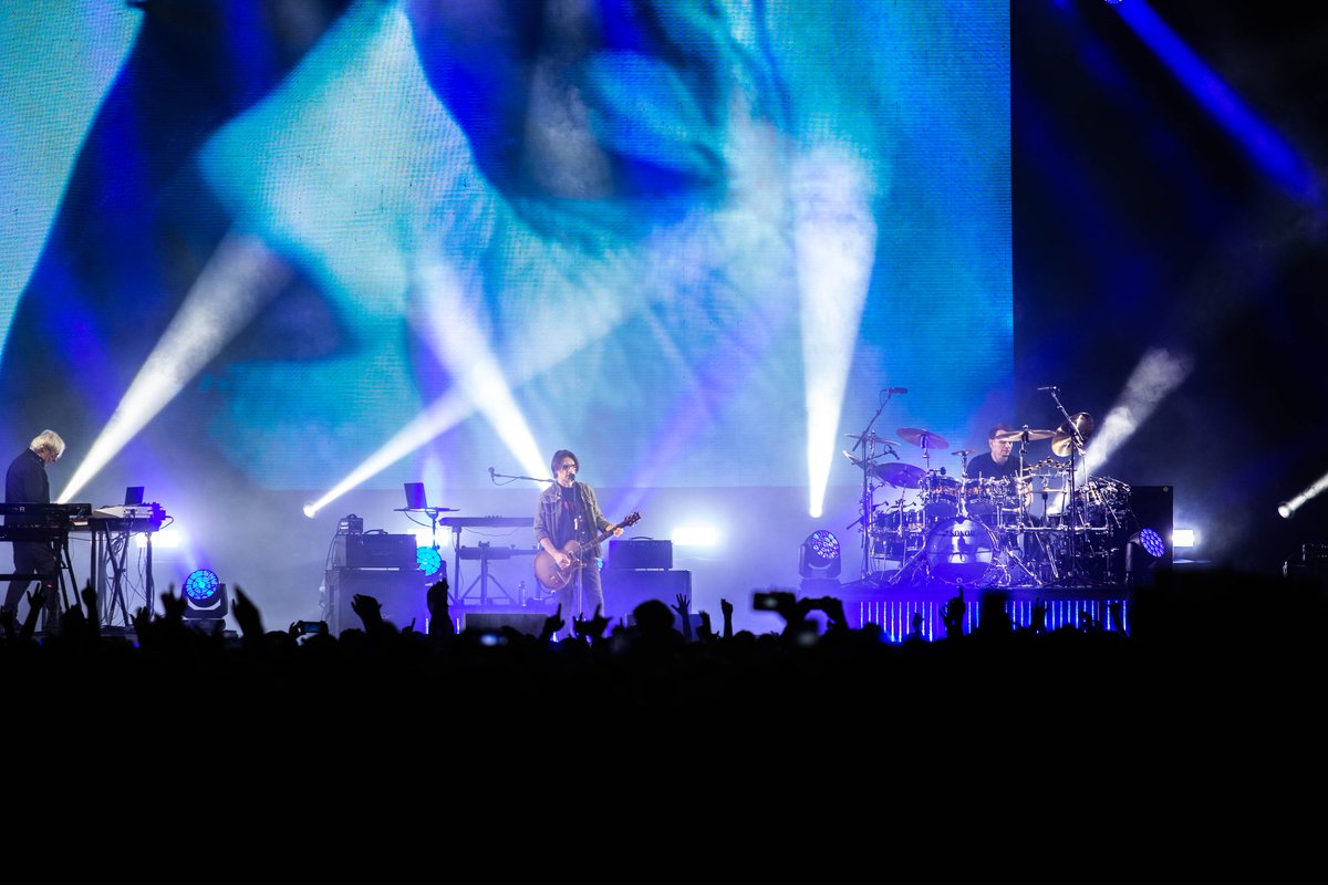 ralecc_'s tweet photo. Gran Show de Porcupine Tree en Chile.   nostalgia pura y un público fenomenal. En escena todo el virtuosismo de su moderno progrock. Steven Wilson, Richard Barbieri y Gavin Harrison regresan cuando pensábamos que la banda estaba extinta.Un emotivo reencuentro.Histórico #progrock https://t.co/QrKN5tPkEm