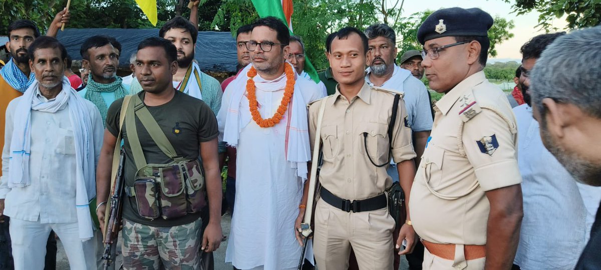 jansuraajonline's tweet photo. पश्चिम चम्पारण के रामपुर से तुकहा तक की #JanSuraajPadyatra की कुछ तस्वीरें। https://t.co/kqHKWO273z
