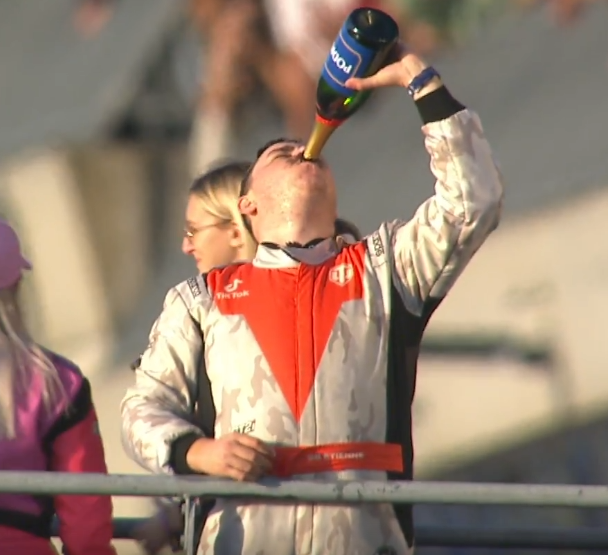 LeBleuBlue's tweet photo. le meilleur moment du #GPExplorer !! https://t.co/OPcv2D0dL5