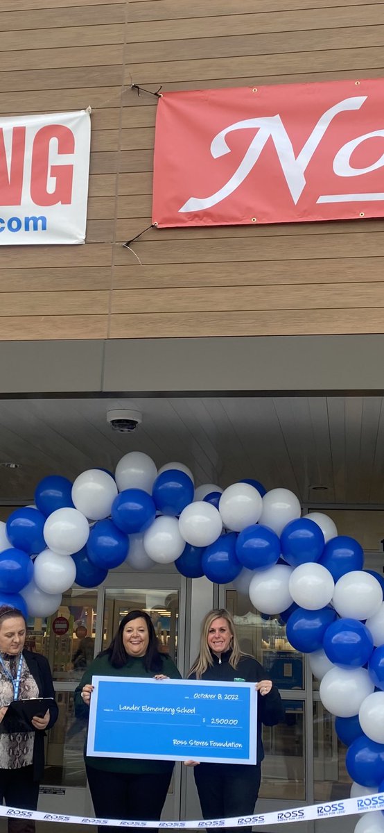 Thank you to Ross Department Store for your incredible donation and partnership with our school community. Thank you for making a difference in our students’ lives! @MrsMacauda <a href="/SteffaniCicerc1/">Steffani Cicerchi</a> #mychoicemayfield #landerpride