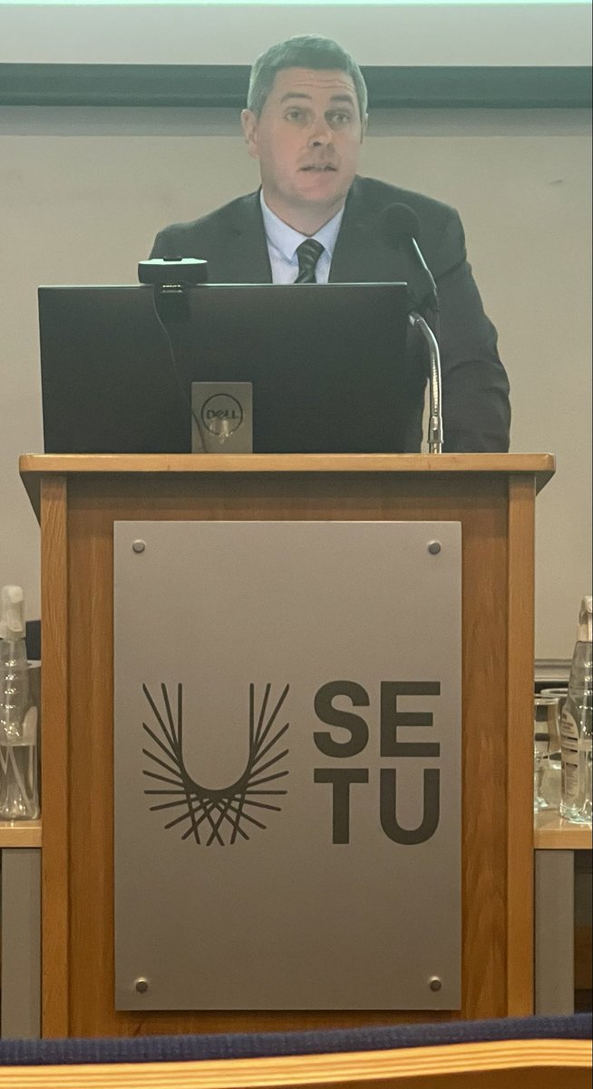 pfridgway's tweet photo. ⁦@peterneary7⁩ bring #WSOM 2022 to a close. Well done ⁦@SurgeryUhw⁩ for an excellent thought provoking meeting https://t.co/L8mnN5gFvR