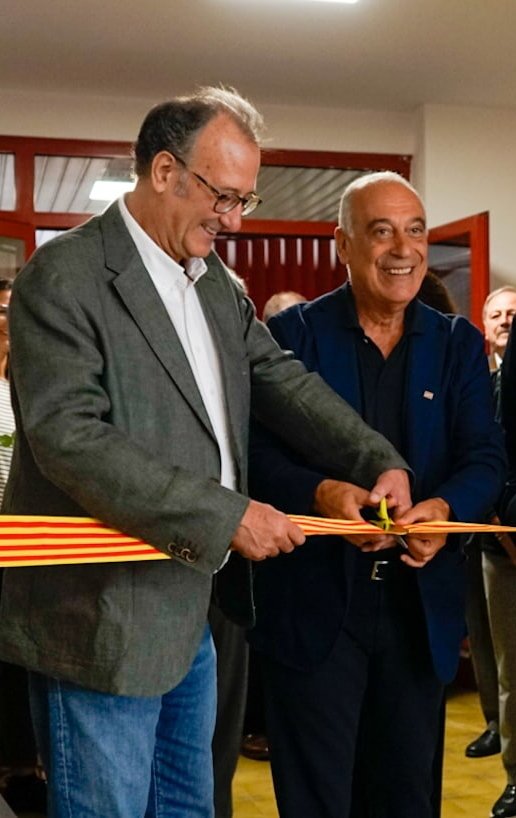 omnium's tweet photo. 📍 Coincidint amb el 30è aniversari d'@OmniumAlguer, avui som a la ciutat catalana de Sardenya per inaugurar una nova seu més oberta, més dinàmica i amb més activitats per promoure la nostra llengua i cultura! https://t.co/fVQ9aljlWU