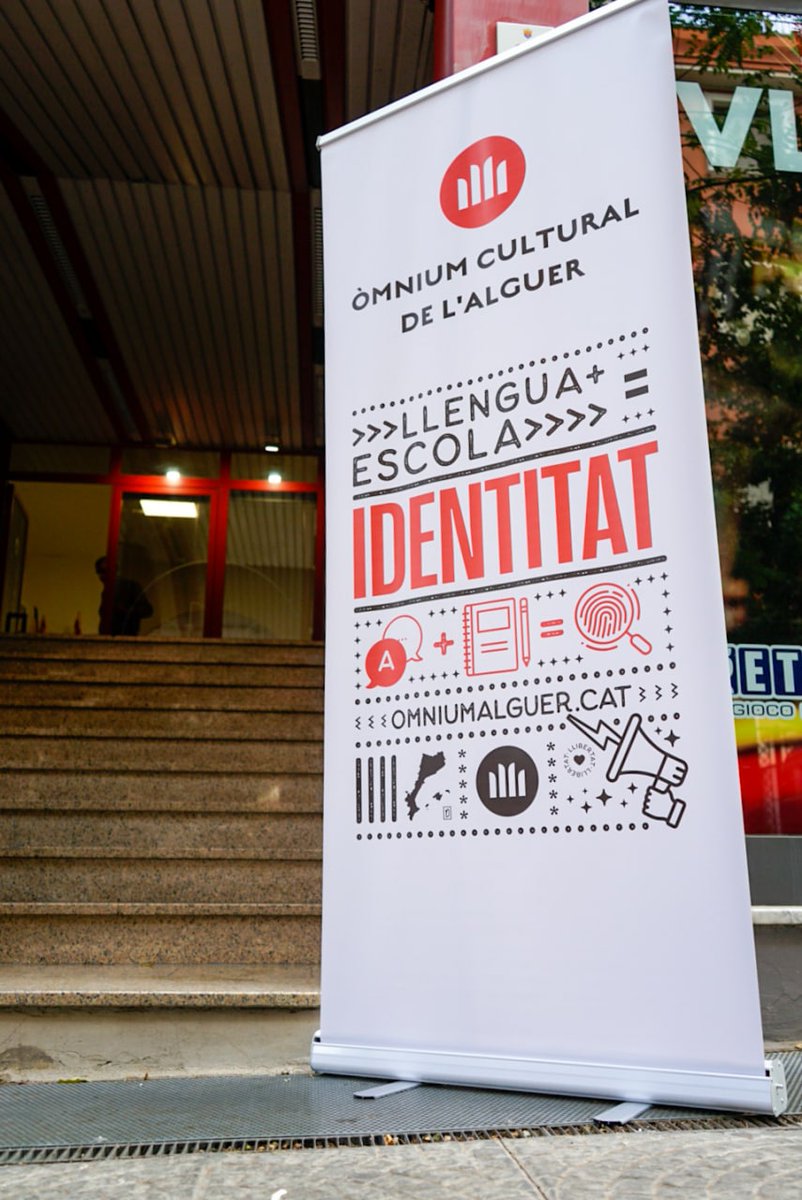 omnium's tweet photo. 📍 Coincidint amb el 30è aniversari d'@OmniumAlguer, avui som a la ciutat catalana de Sardenya per inaugurar una nova seu més oberta, més dinàmica i amb més activitats per promoure la nostra llengua i cultura! https://t.co/fVQ9aljlWU