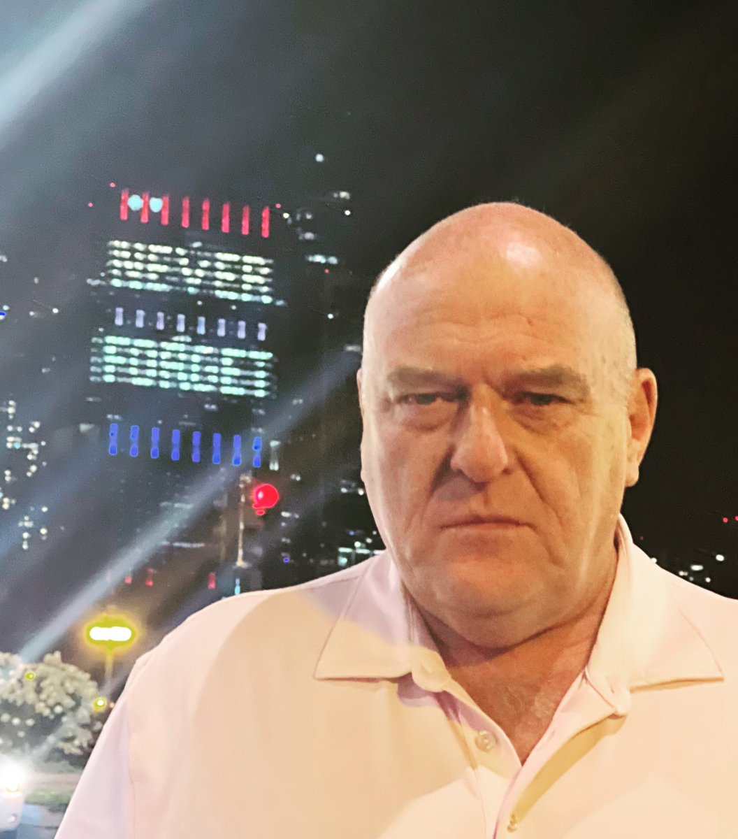 MonkeMachine's tweet photo. @DiscussingFilm not watching unless it’s Dean Norris https://t.co/SGGoI1L03U