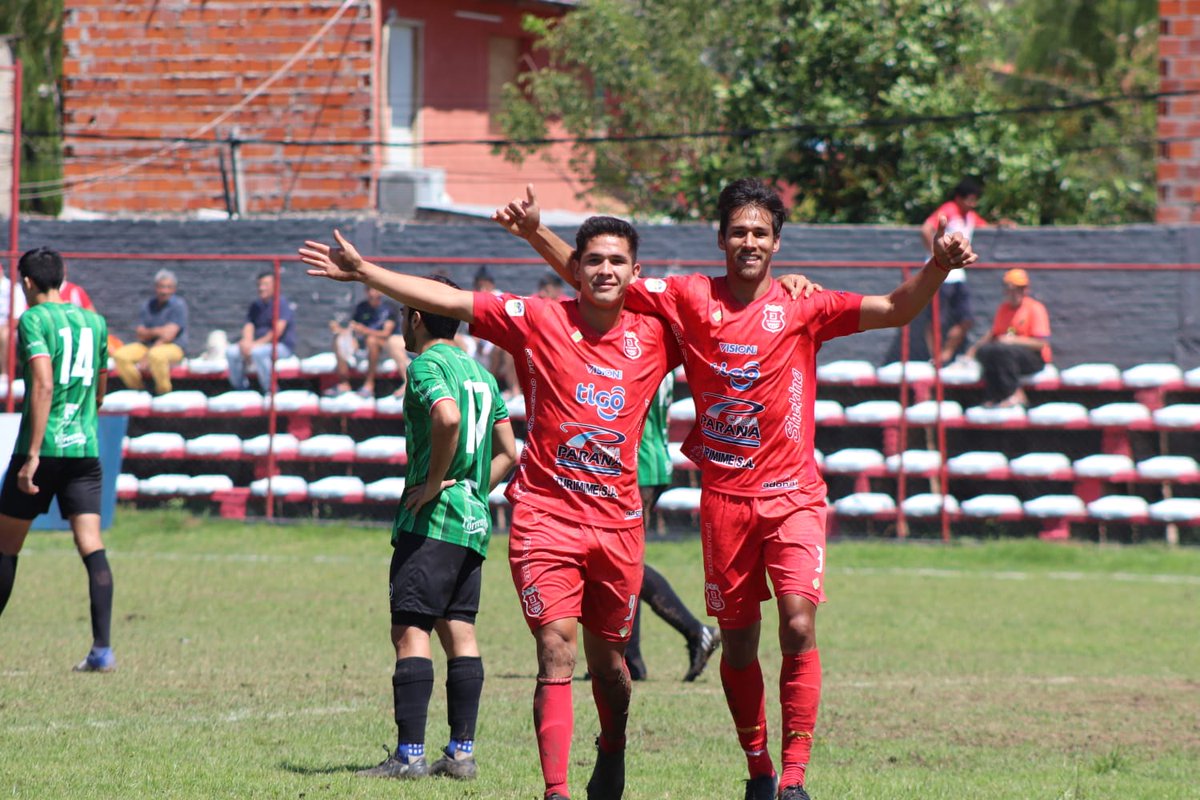 #APFPrimeraB | Se puso en marcha el capítulo número 32.

3 de Febrero venció 2-1 a Presidente Hayes en el barrio Ricardo Brugada.

🔗 bitly.ws/vcpZ
