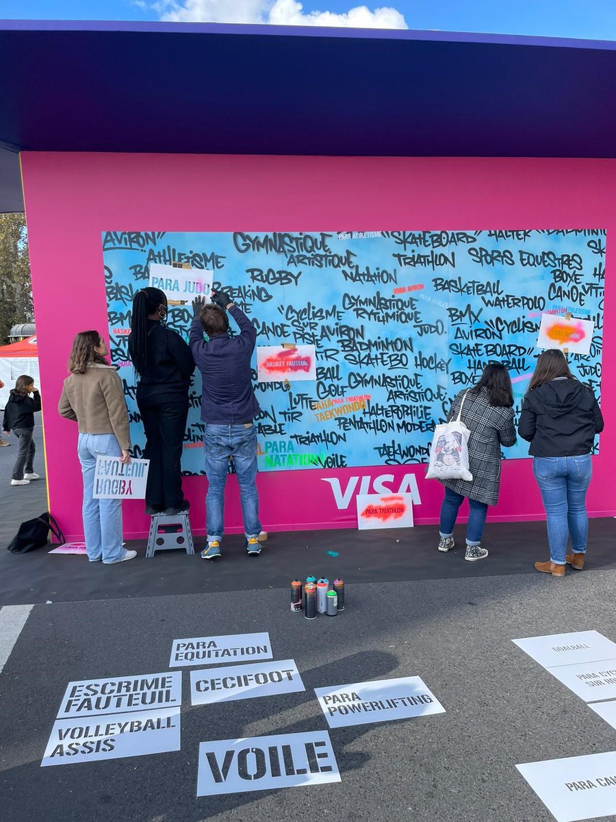 Visa_Fr's tweet photo. La fresque est finalisée ! 👏
Un grand merci à The Blind & Nasty pour leur contribution ainsi qu’à tous les participants présents à cette #JournéeParalympique ! 🤝
#PasSansVous #Paris2024 @Paris2024 https://t.co/oPkRQYs1oD