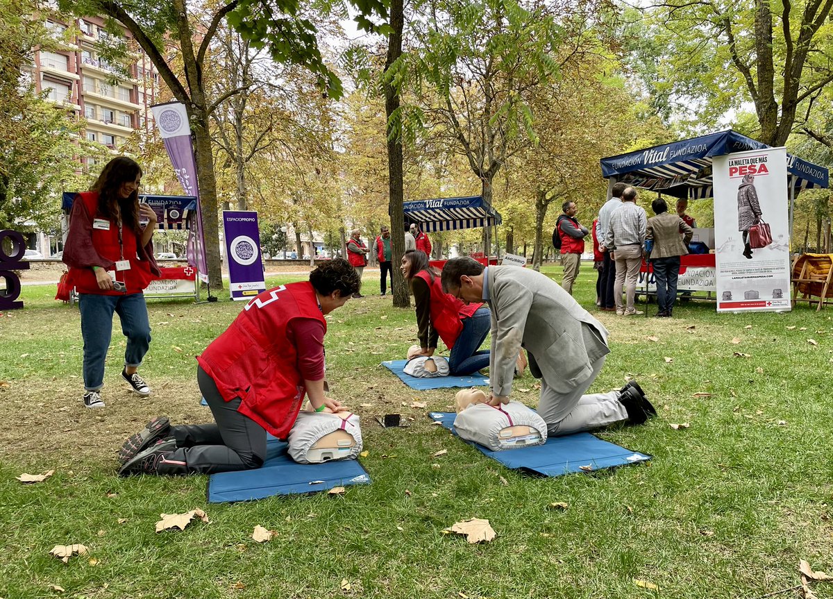 ✅Goiz polita pasa dugu <a href="/CruzRojaAlava/">Cruz Roja en Álava</a>|rekin 

🏥⛑#BOLFest|en, Euskadiko Gurutze Gorriko Boluntarioen I. Jaialdian, izan dira #Gasteiz|ko alkatea, <a href="/gorka__urtaran/">Gorka Urtaran Agirre</a>, eta Iñaki Gurtubai alkateordea

Zorionak <a href="/CruzRojaAlava/">Cruz Roja en Álava</a>! 👏