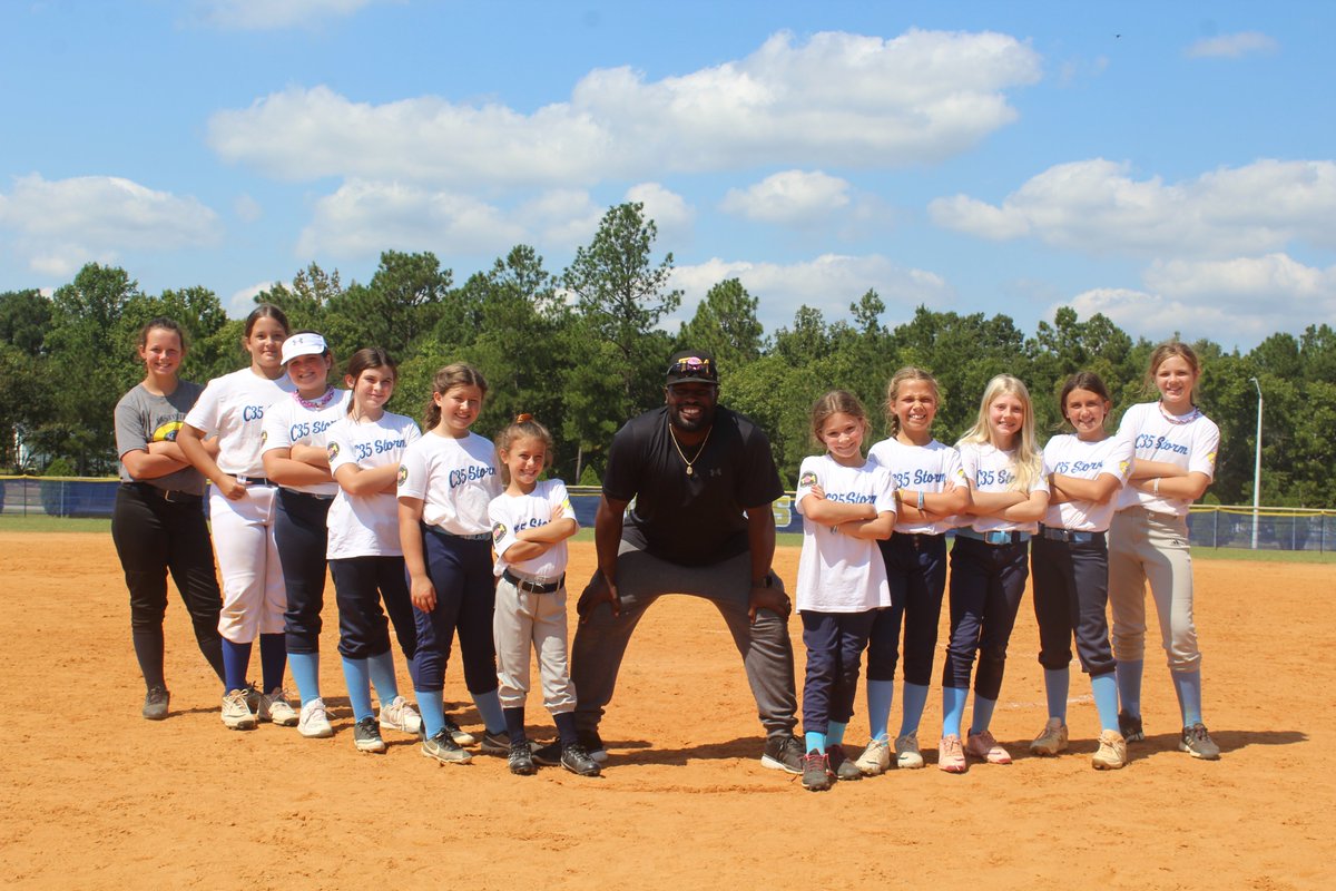 C35 Softball tweet media