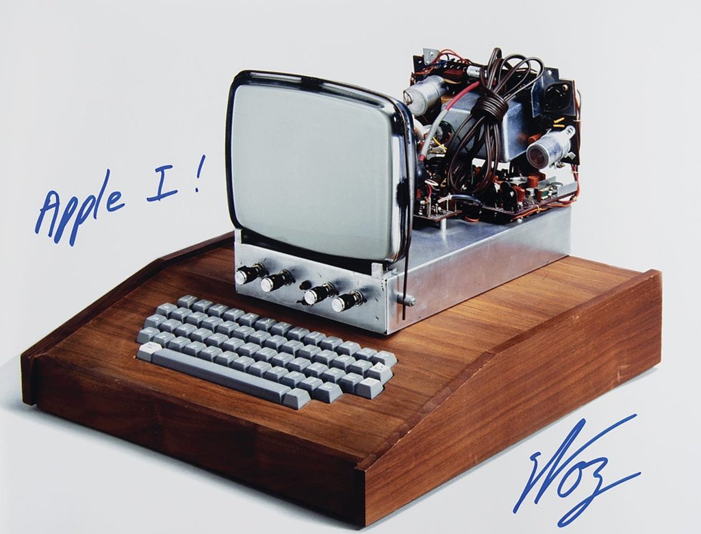 JonErlichman's tweet image. Apple’s first computer: