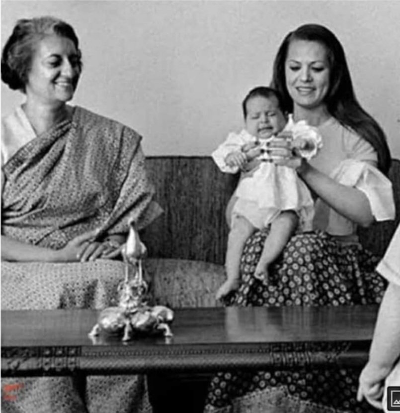 muskanabharadv2's tweet photo. किसे मालूम था हिंदुओं की कट्टर दुश्मन दोगली मुस्लिम दादी और भारत को लूटने वाली ईसाई मां का ये नकारा कुंवारा लाल एक दिन पूरे विश्व को हंसाएगा और पप्पू नाम से ख्याति पाएगा 
 बेचारा पप्पू जैसा आया था वैसे ही जायेगा या अल्लाह रहम कर अपने पप्पू पर😃😃 https://t.co/iHOGZKufXN