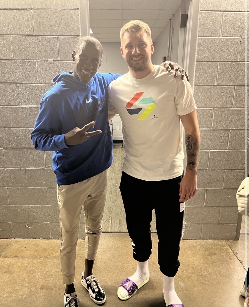Always have a great time at @dallasmavs games. Great energy in the arena all season. Gator boys got together @doefinney_10 and had to check in with the killa himself @luka7doncic