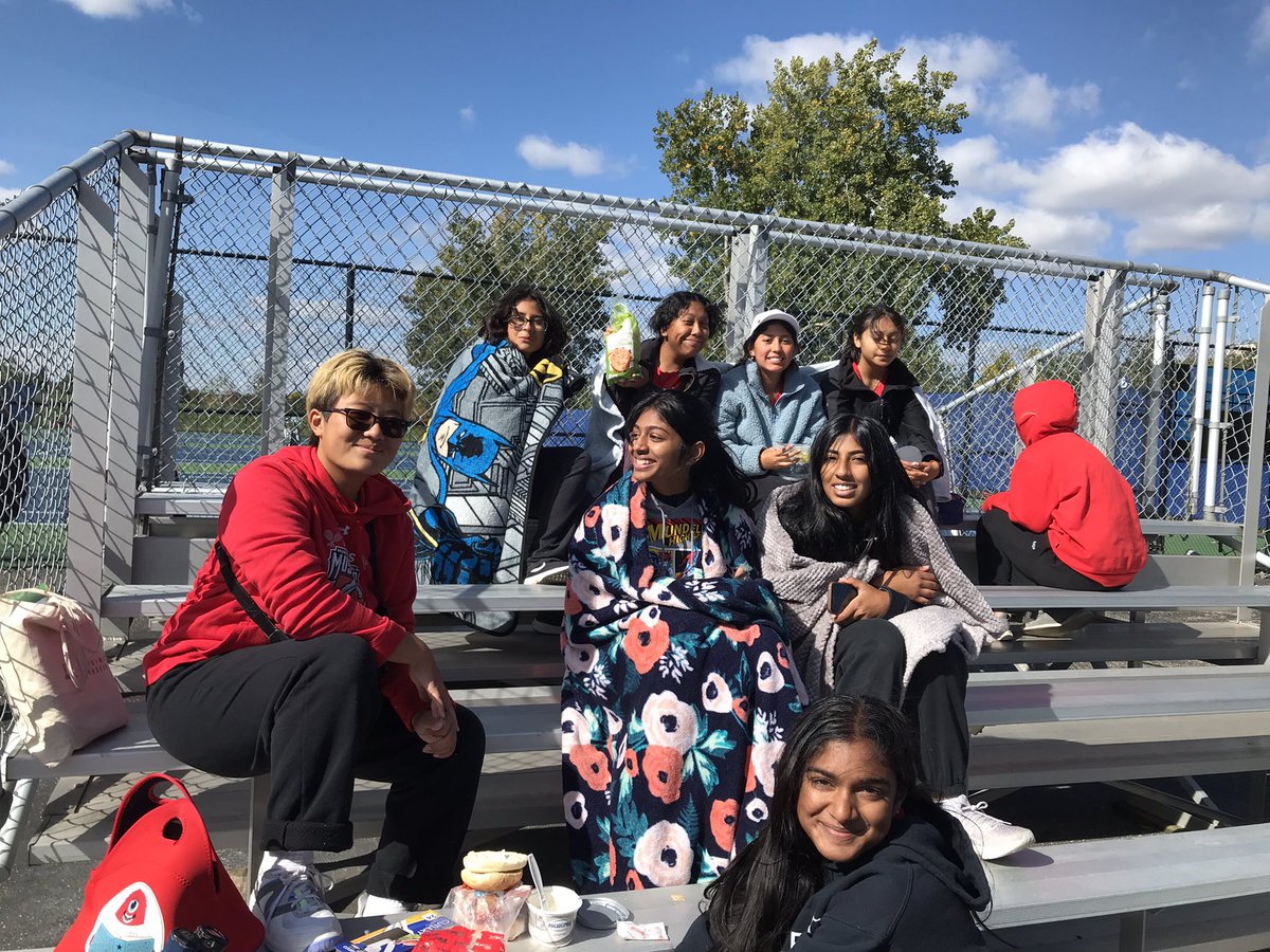 MunMustangsGT's tweet photo. Stopped by to check on the JV. Getting ready for round three. Adriyanna is battling. Nishita wins tiebreak. https://t.co/aFHeFRgGZD