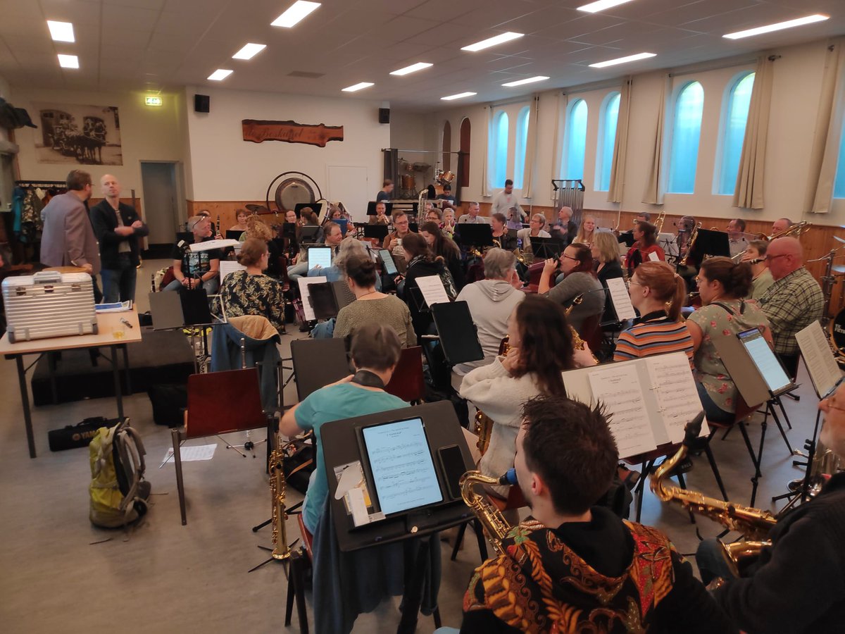 KZHMzeist's tweet photo. Vandaag was de eerste repetitiedag met het gehele projectorkest voor ons concert op 19 november. Benieuwd naar het eindresultaat? Bestel dan nu kaarten via https://t.co/bQCb6CoKmc https://t.co/Oy9YiaLGYu